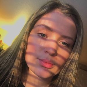 Meet your Posher, Liz